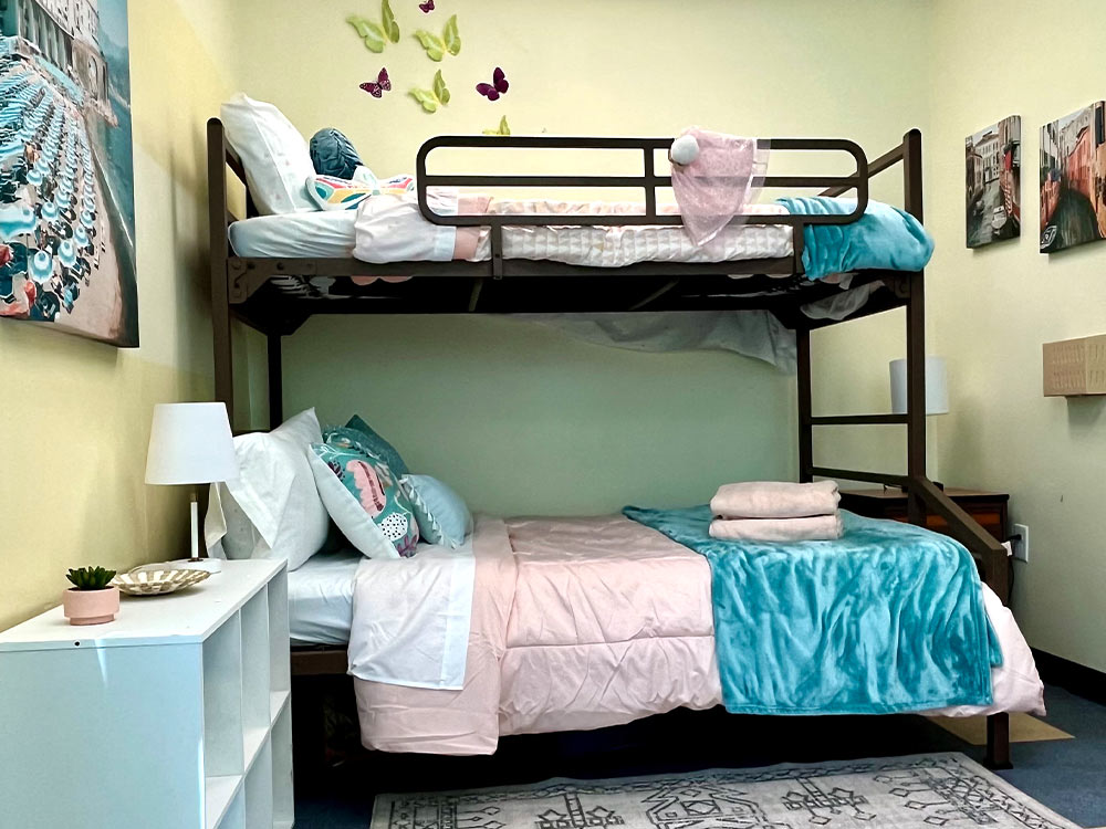 Room makeover with bunkbeeds